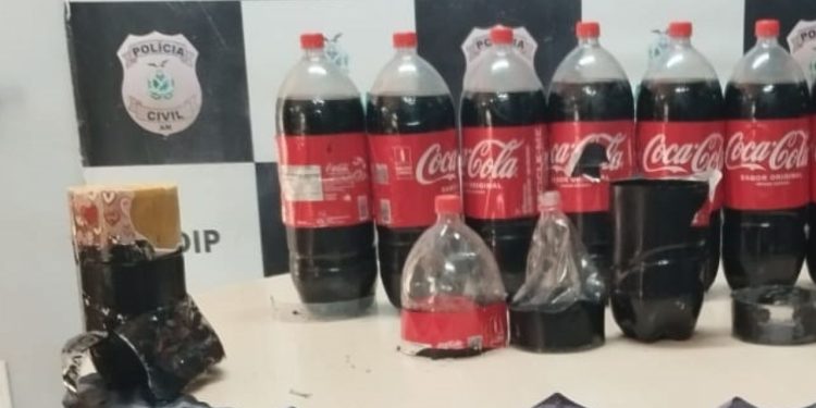 Coca-Cola falsa de cocaína: cão “descobre“ trambicagem e traficante é preso em Manaus