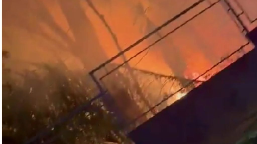 VÍDEO: Parque Municipal do Idoso é atingido por incêndio criminoso em Manaus