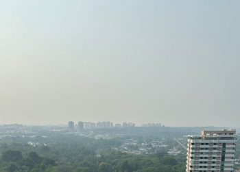 Bairros de Manaus amanhecem com qualidade do ar 'péssima' neste sábado; veja os vídeos
