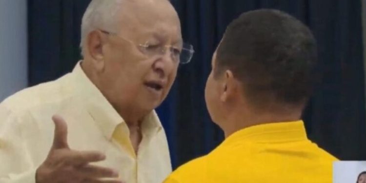 Vídeo: Prefeito dá cabeçada em adversário durante debate de TV