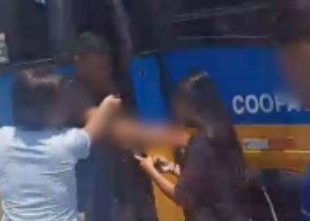 Estudante é socorrido após ficar ferido durante colisão entre 'Amarelinhos' na Avenida Autaz Mirim; veja o vídeo