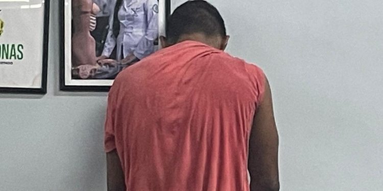 Morador da Japiim consegue imobilizar ladrão armado com faca dentro de casa até a chegada da polícia