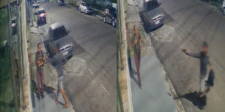 Sob a mira de uma arma, trabalhador entrega bolsa a assaltante no Centro e câmera filma tudo