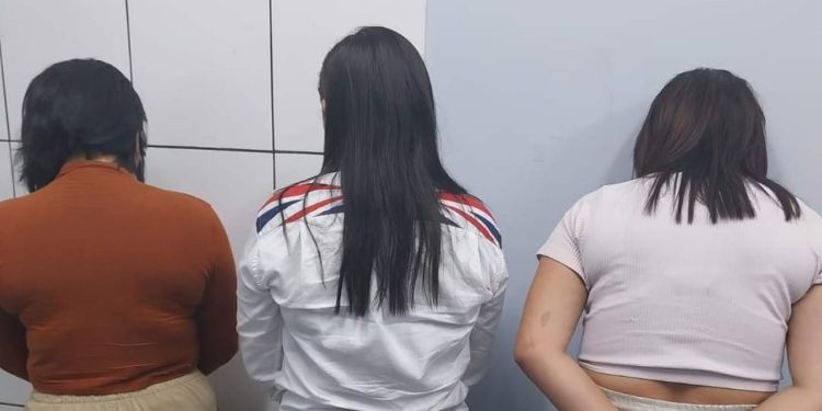 Polícia prende trio de bandidas que fizeram a limpa em uma casa na zona leste de Manaus