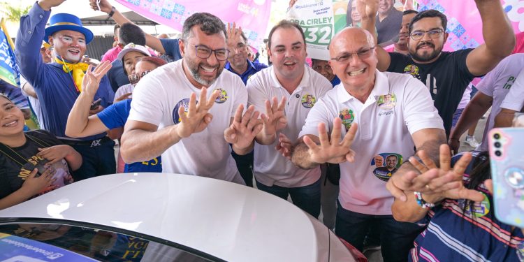 Roberto Cidade cria QG para adesivagem de veículos em Manaus; inauguração teve mais de 600 carros