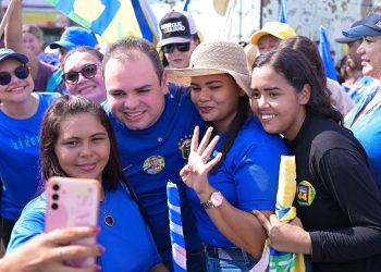 Campanha de Roberto Cidade ganha as ruas com cinco ‘bandeiraços’ em Manaus