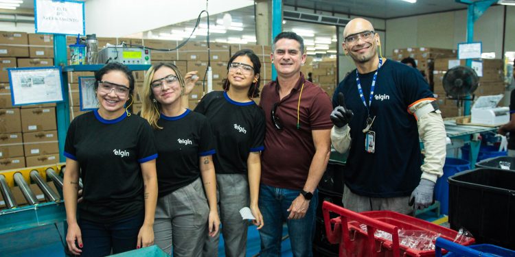 Em visita à Elgin, David Almeida trata das articulações para garantir os empregos na Zona Franca de Manaus