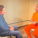 Ademar Cardoso, irmã de Djidja Cardoso, é entrevistado por Roberto Cabrini para o Câmera Record