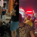 Vídeo: Empurrando carrinho do neto, venezuelano é atrop3lad0 e m0rre em Manaus