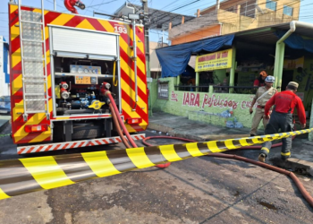 Incêndio de grandes proporções é registrado em restaurante com estância em Manaus