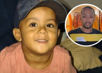 Pai sepulta filho de 4 anos mort0 pelo padrasto e chora: ‘infelizmente, partiu’