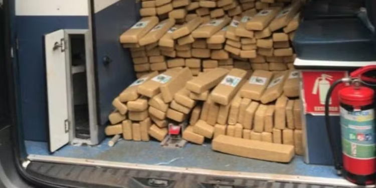 Amazonas é alvo de operação que investiga tráfico de drogas de milhões usando ambulâncias