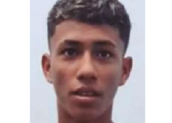 Foragido desde julho, rapaz que m@t0u médica e comerciante em Coari se entrega