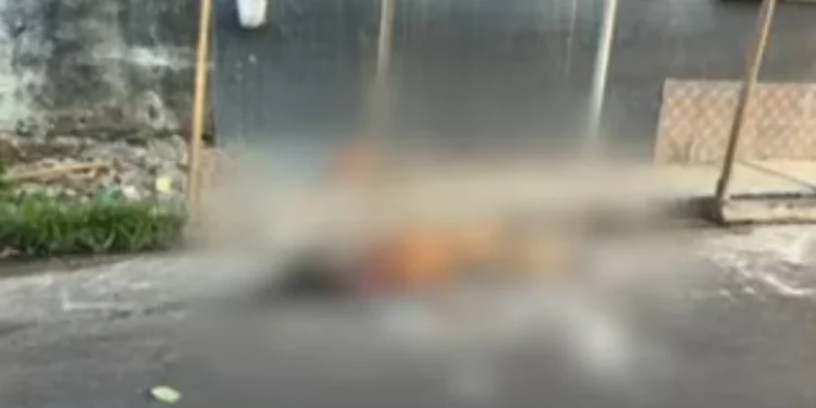 Cena forte: Sem saber, motorista e$maga homem que dormia debaixo de micro-ônibus em Manaus