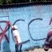 Vídeo: bandidos picham sigla de facçã0 sobre o símbolo do grupo rival em Manaus