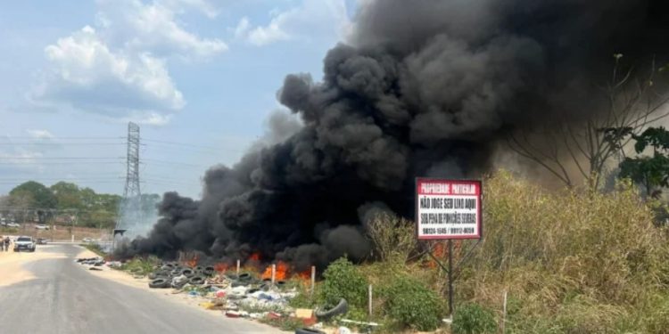 Vídeo: incêndios em vário bairros espalha ainda mais fumaça em Manaus