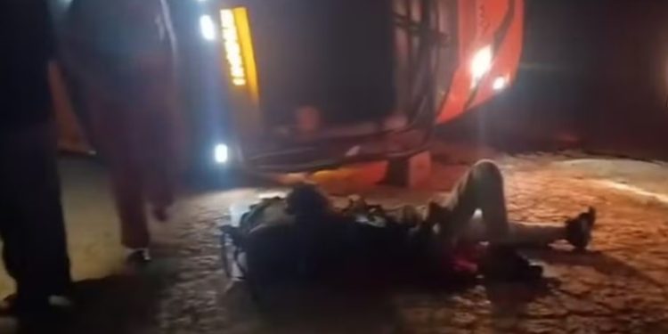 Ônibus da Amatur que saiu de Manaus tomba na BR-319 e deixa seis feridos