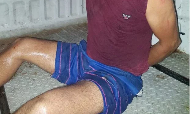Homem é preso e e$pancad0 após fazer dois jovens r3féns em Manaus