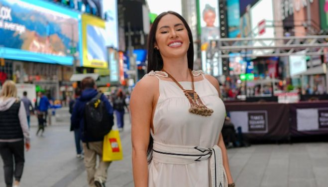 Vídeo: Isabelle pede nos EUA que o mundo valorize cultura do Amazonas: ‘orgulho’