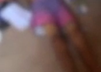 Vídeo mostra c0rpos empilhados após triplo homicídi0 dentro de casa 