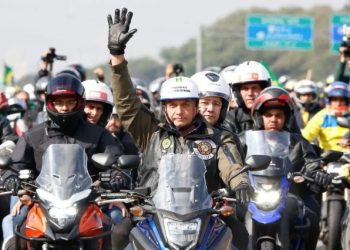 Apoiadores de Bolsonaro oferecem dinheiro em Manaus para quem for na motociata