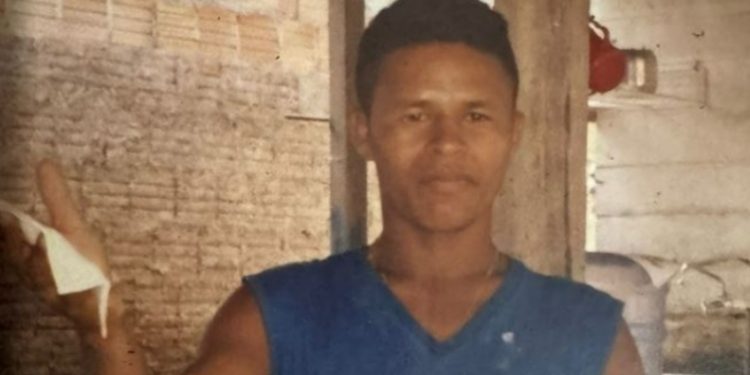 Doente de câncer, mãe de 62 anos procura filho desaparecido e ameaçado de m0rte em Manaus