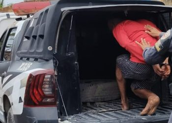 Moradores trancam suspeito de estupr0 dentro da igreja no Amazonas