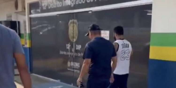 Vídeo: Personal obriga estudante a entrar no carro e a estupr4 em Manaus; ele foi preso