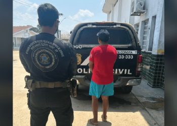 Homem é algemado no AM ao tentar subornar investigador após ter a moto apreendida