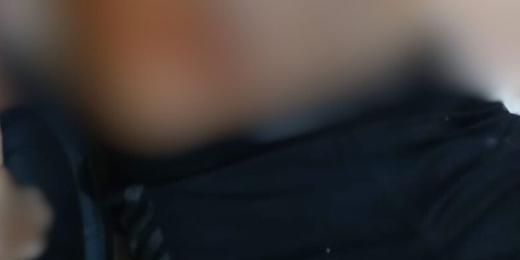 IMAGEM FORTE: Mulher fica baleada durante execução de homem na zona norte de Manaus
