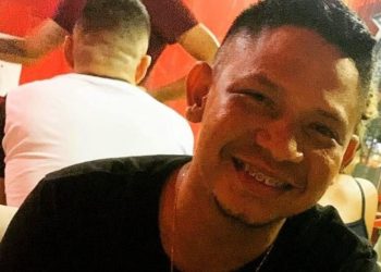 Pistoleiros matam homem que bebia e assistia o jogo do Flamengo na Compensa