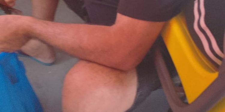 Dentro do ônibus, homem sai passando a mãe em 4 meninas e acaba preso no T1