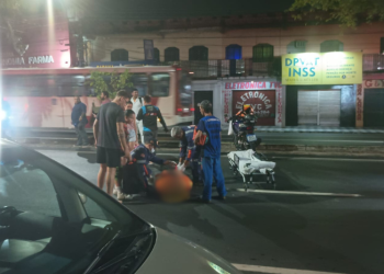 Em conversão proibida com moto, três pessoas ficam feridas em acidente na Zona Leste de Manaus