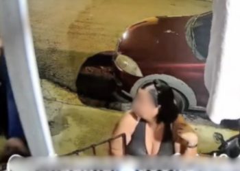 Câmera registra assalto à mão armada em Manaus