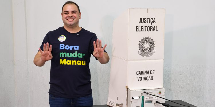“Nossas propostas estão na boca do povo”, destaca Roberto Cidade ao votar neste domingo, confiante no segundo turno