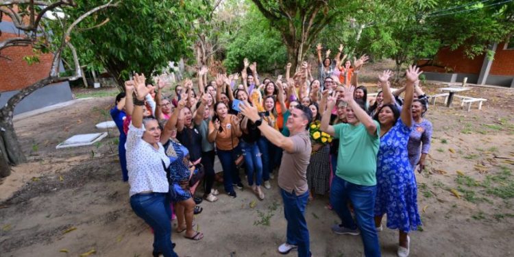 David Almeida reforça importância das mulheres na política*