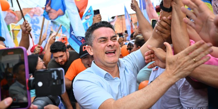 David Almeida vence Alberto Neto e está reeleito prefeito de Manaus