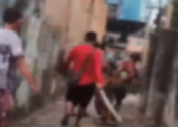 Vídeo: Grupo arrasta garoto de 16 anos pelo Alvorada e depois ele é encontrado sem vida