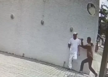 No intervalo do serviço, funcionário de lavanderia é m0rt0 a facadas por causa de chifre