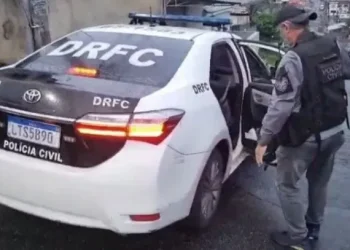 Avó joga óleo fervendo no net0 de 2 anos e diz que ‘foi o capeta que mandou’