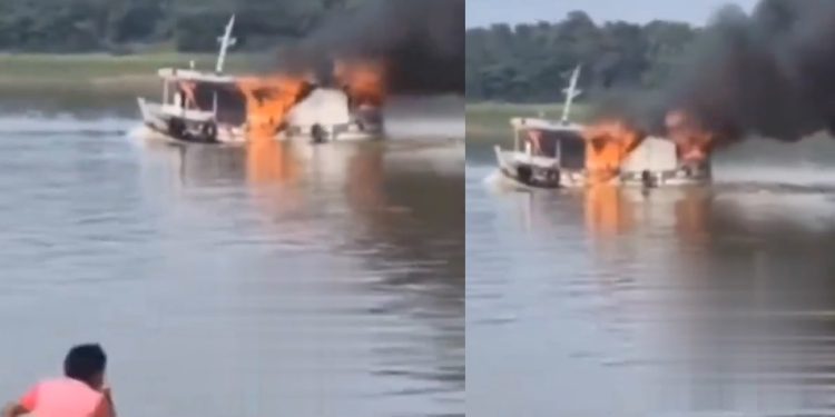Vídeo: barco pega fogo no Amazonas e passageiros são retirados às pressas