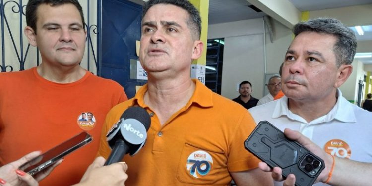 Após votar, David Almeida faz balanço positivo dos quatro anos de trabalho: ‘estou muito feliz’