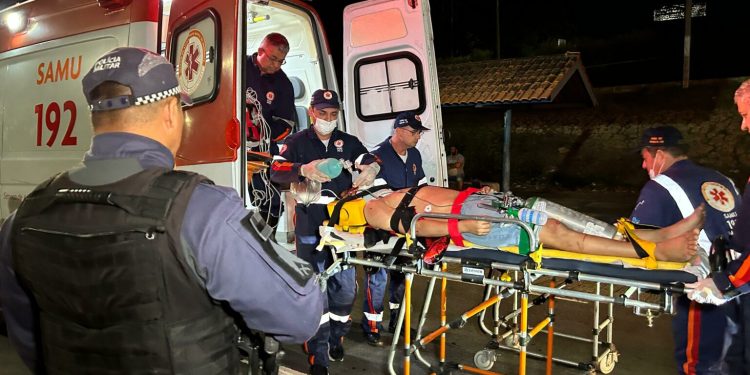 Segunda vítima de acidente entre moto e caminhão no Distrito Industrial morr3 em hospital