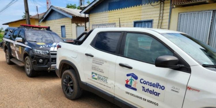 Duas mães são presas após abandonarem 9 filhos ao mesmo tempo no Amazonas