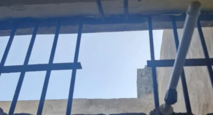 Cerca de seis detentos fogem pela janela de unidade prisional em Coari