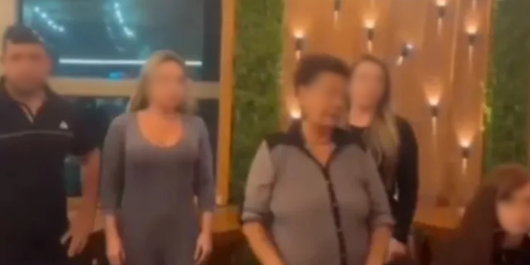 Idosa é presa na festa de aniversário pelo e$t*pr0 do afilhad0 de 7 anos