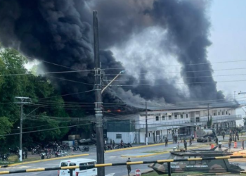 Vídeo: Problema em ar condicionado causa grande incêndio no Cecma, na Ponta Negra