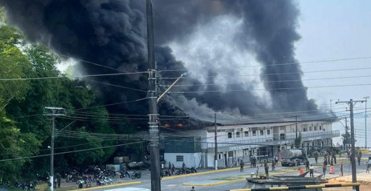 Vídeo: Problema em ar condicionado causa grande incêndio no Cecma, na Ponta Negra