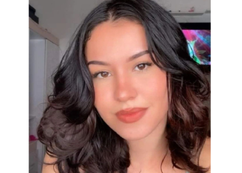 Jovem de 21 anos m0rr3 após colisão de moto conduzida pelo namorado em Manaus