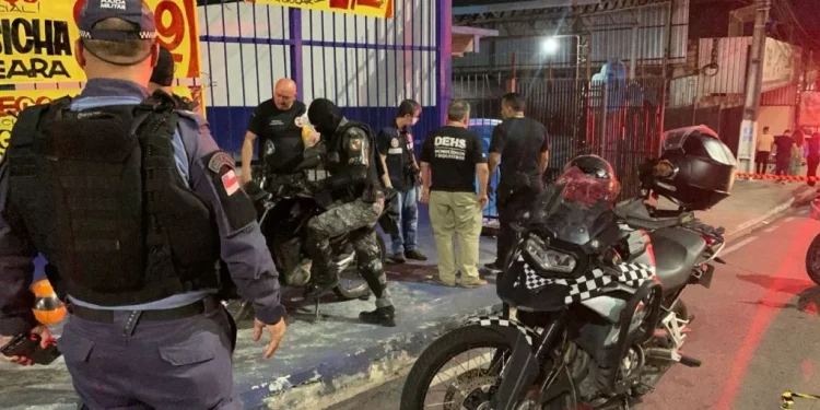 Homem ‘vai de arrasta pra cima’ e o outro fica ferid0 após justiceiro abrir fogo em Manaus